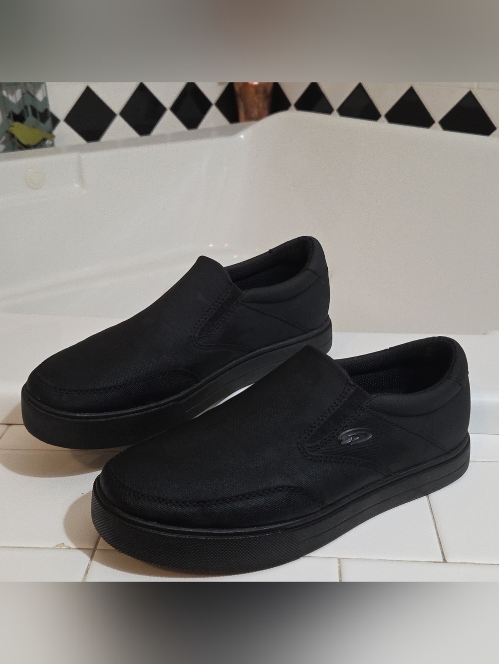 Dr. Scholl's Men's Valiant Slip-Resistant Sneaker Black Slip On Work - Sz 7M